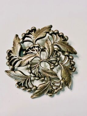 Art Nouveau Inspired Silver Tone Floral Leaf Brooch EUC Elevated Everyday Casual